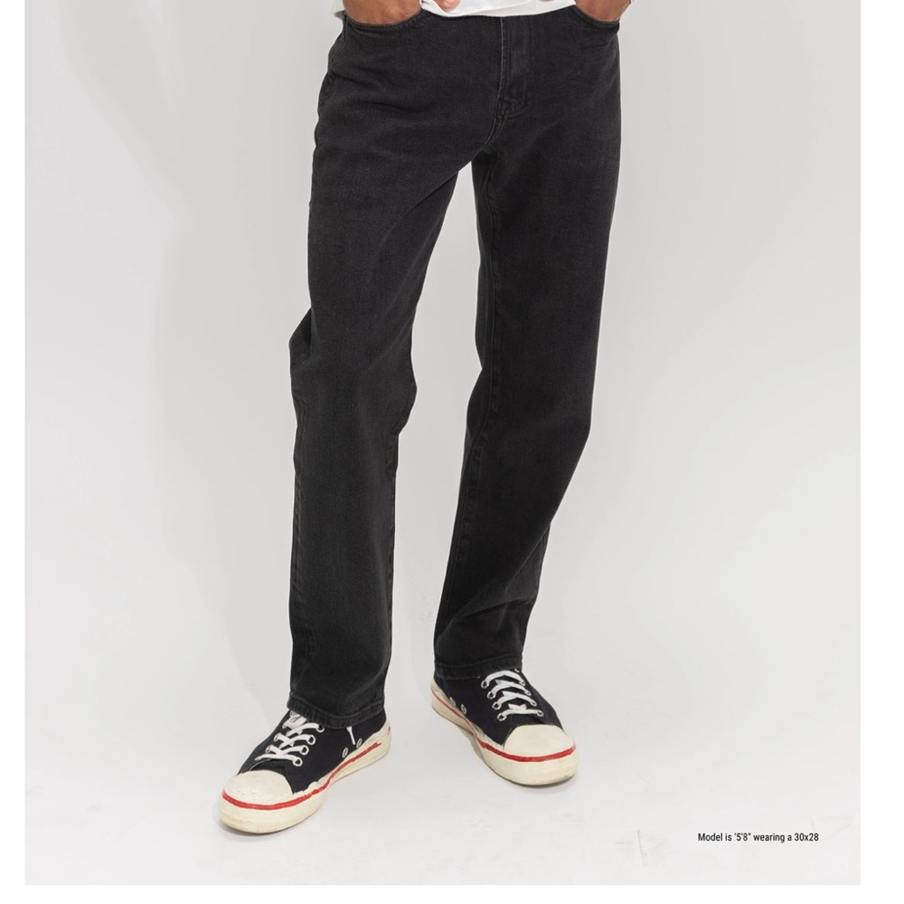 Abbreviated Straight Fit Jeans